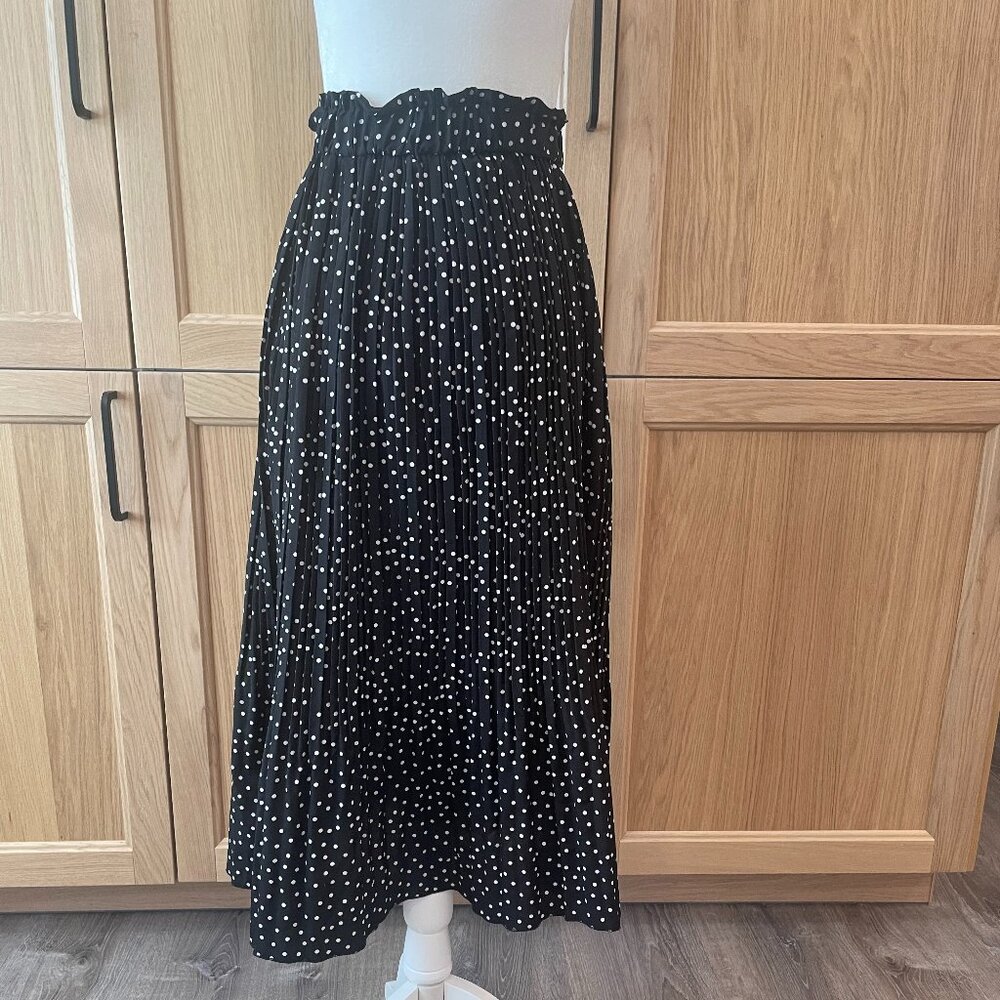 Black and White Polka Dot Pleated Midi Skirt